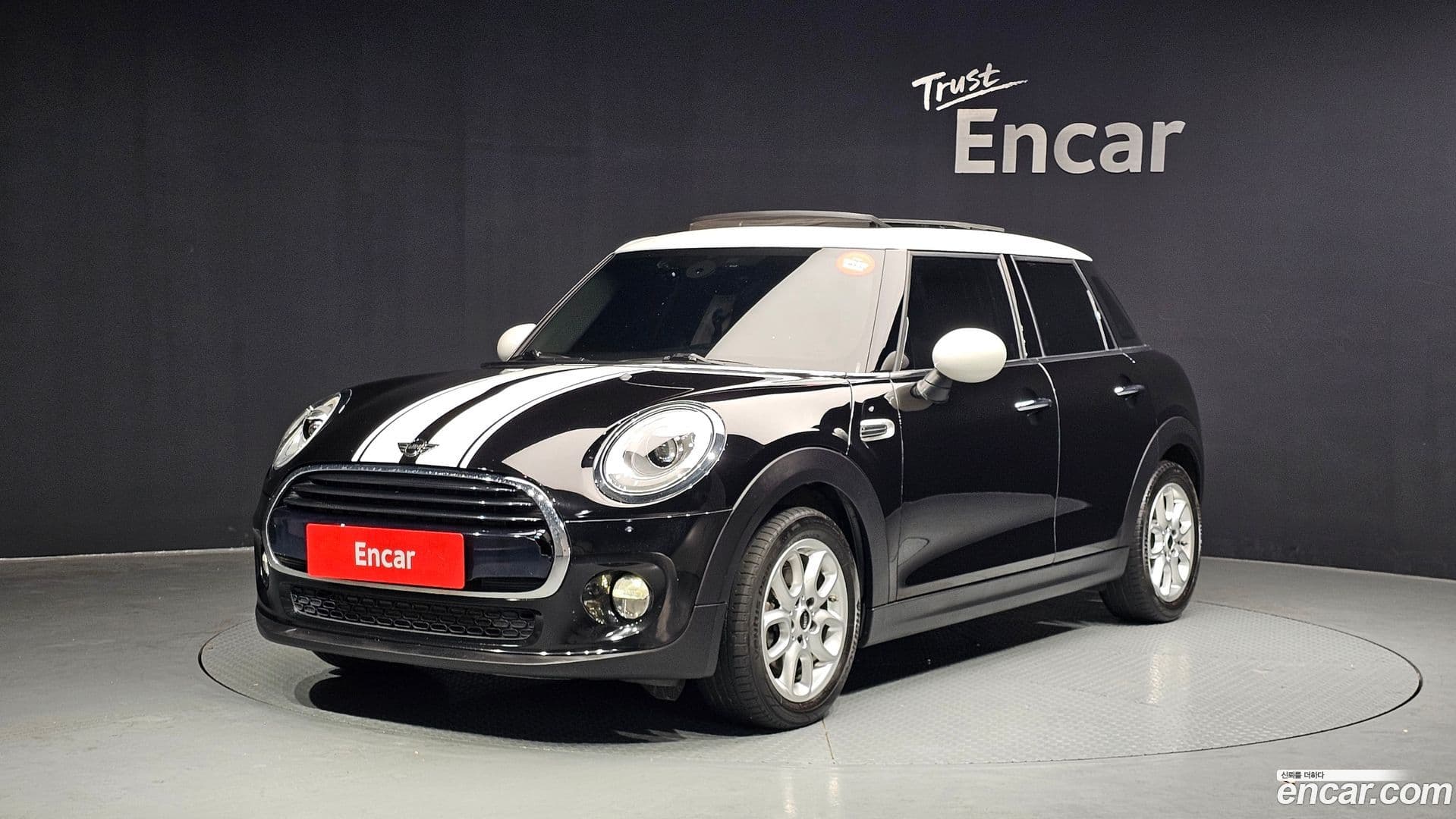 Main__Slider__Photo:Cooper Mini 2017.11-0