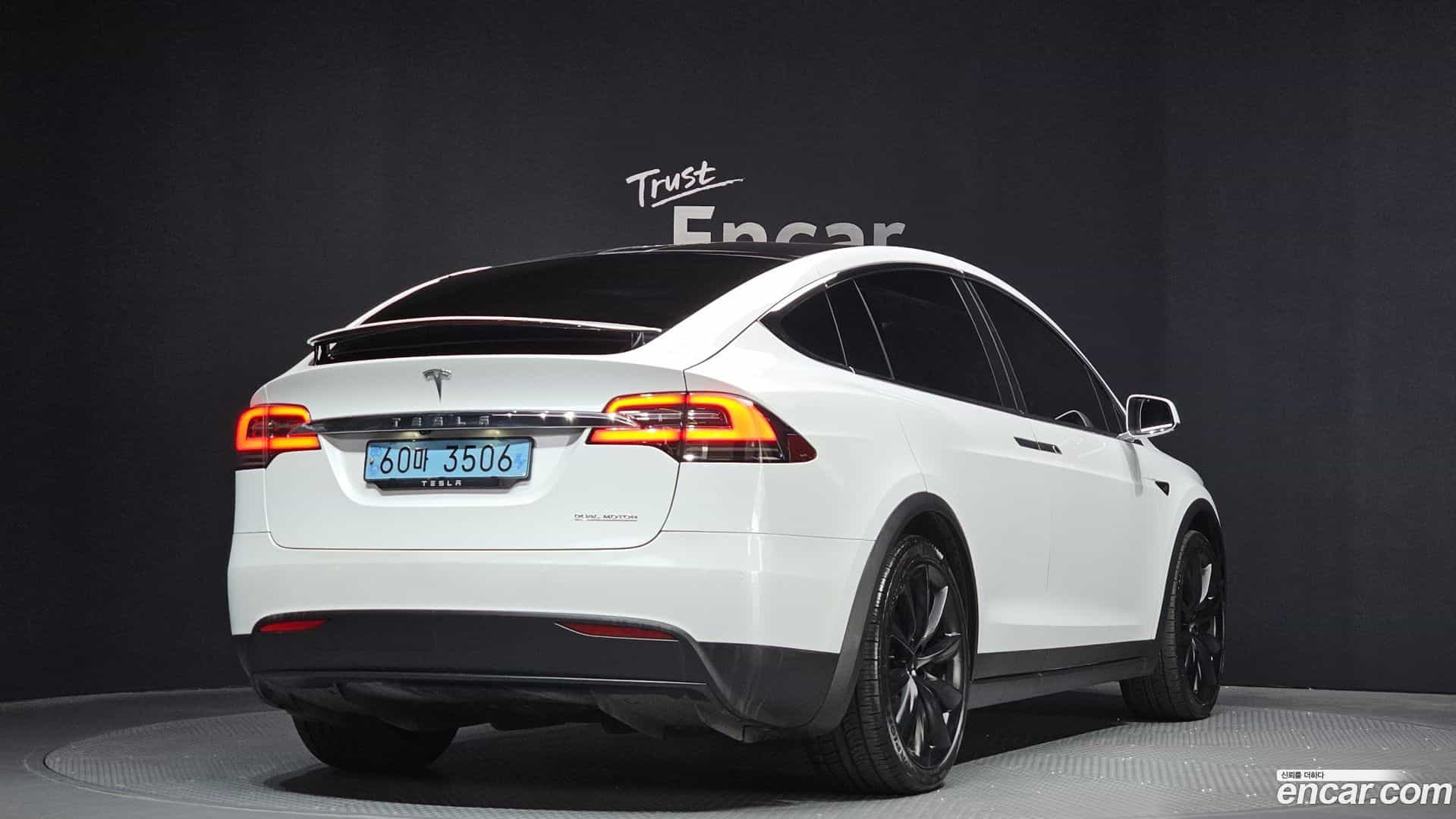 Model X Tesla 2020.7-OUTER-002