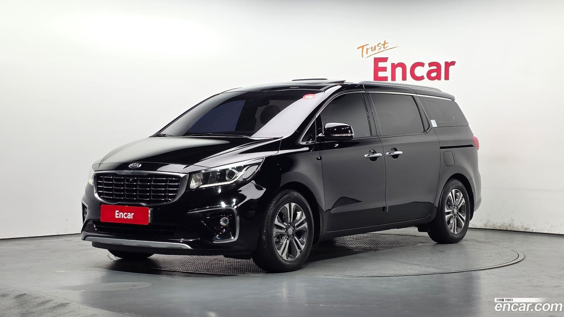 Main__Slider__Photo:Canival Kia 2018.9-0