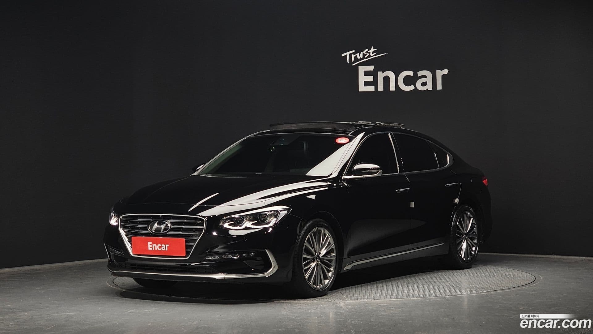 Main__Slider__Photo:Grandeur Hyundai 2019.5-0