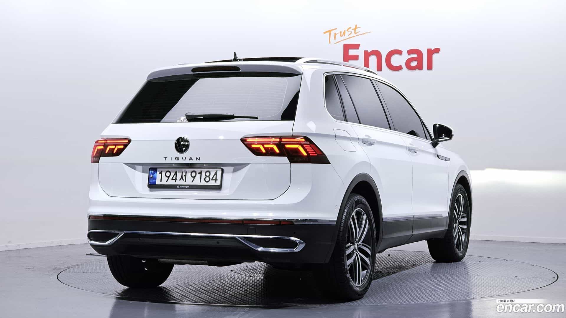 Tiguan Volkswagen 2022.8-OUTER-002