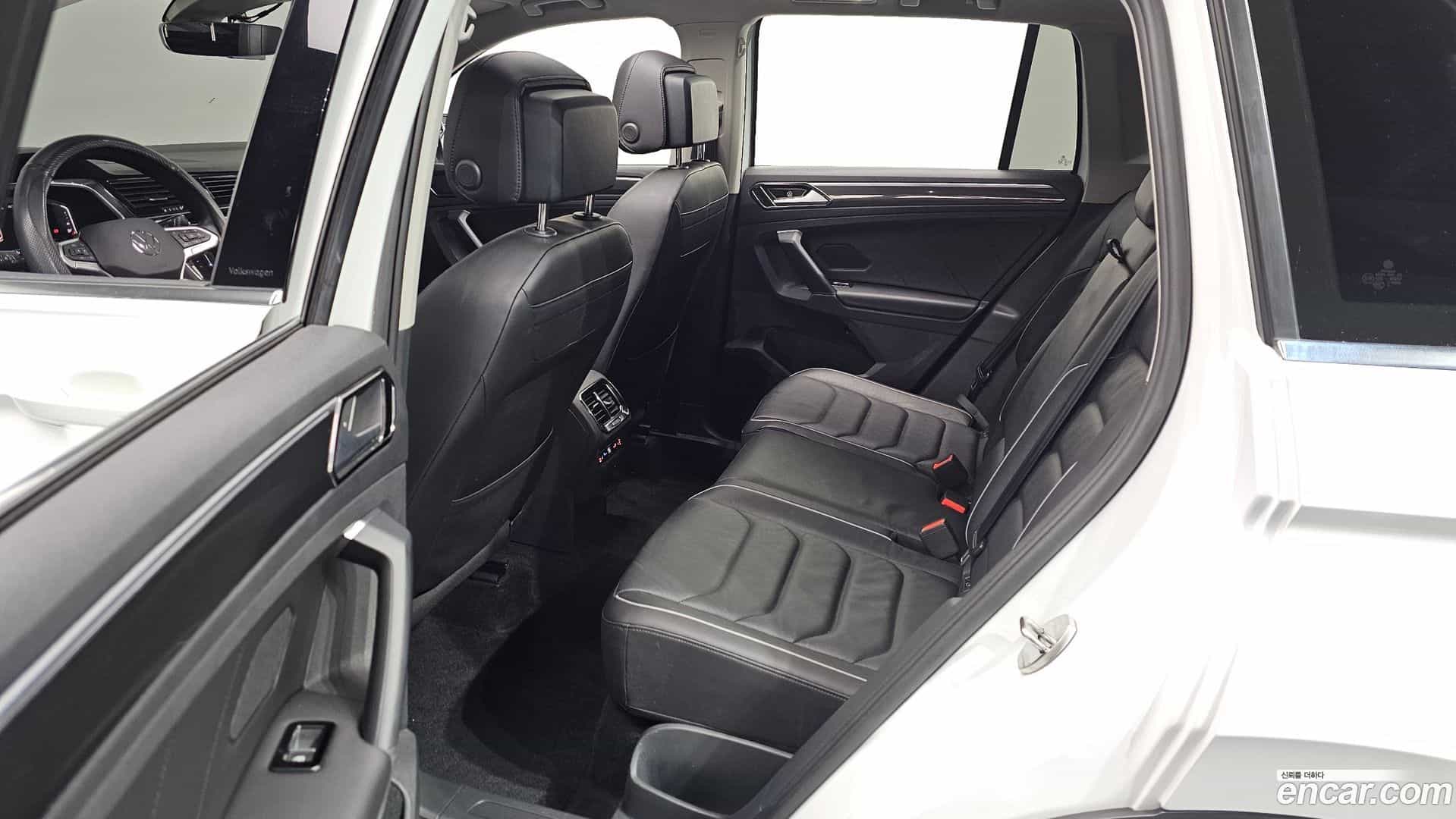 Tiguan Volkswagen 2022.8-OPTION-020