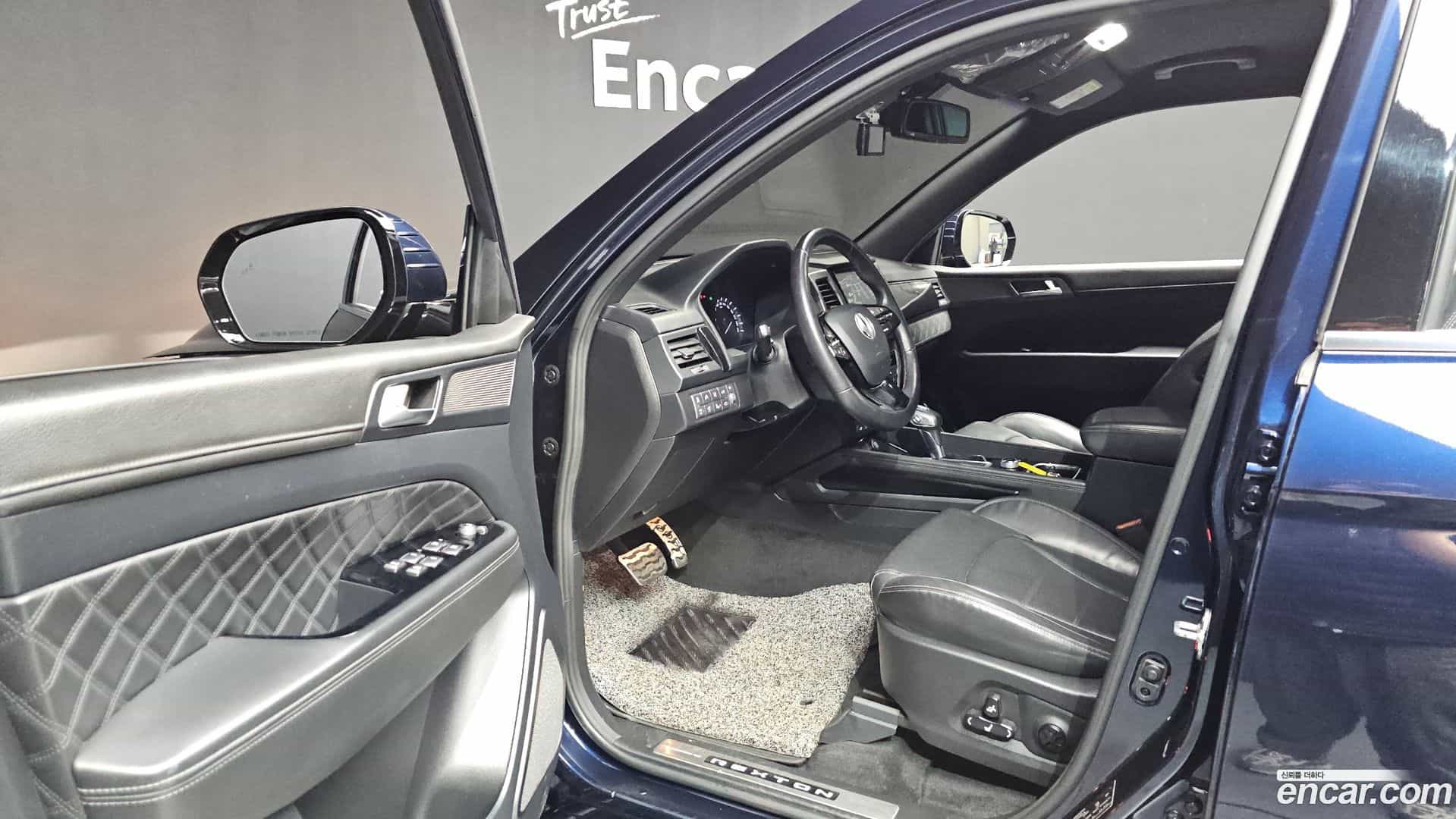 Rexton KG Mobility 2020.8-INNER-010