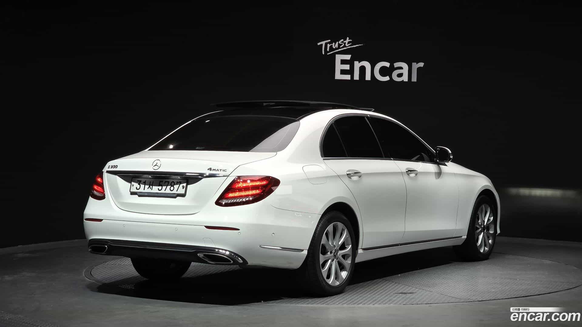 E-Class Mercedes-Benz 2019.0-OUTER-002