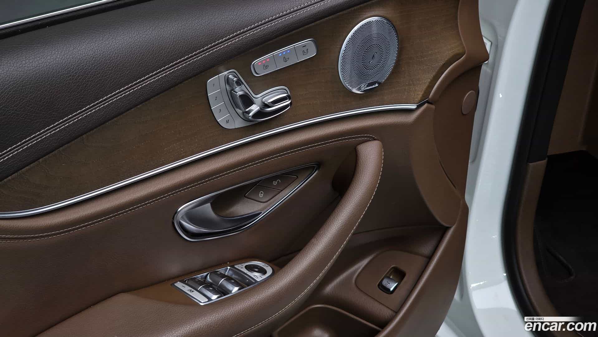 E-Class Mercedes-Benz 2019.0-OPTION-021