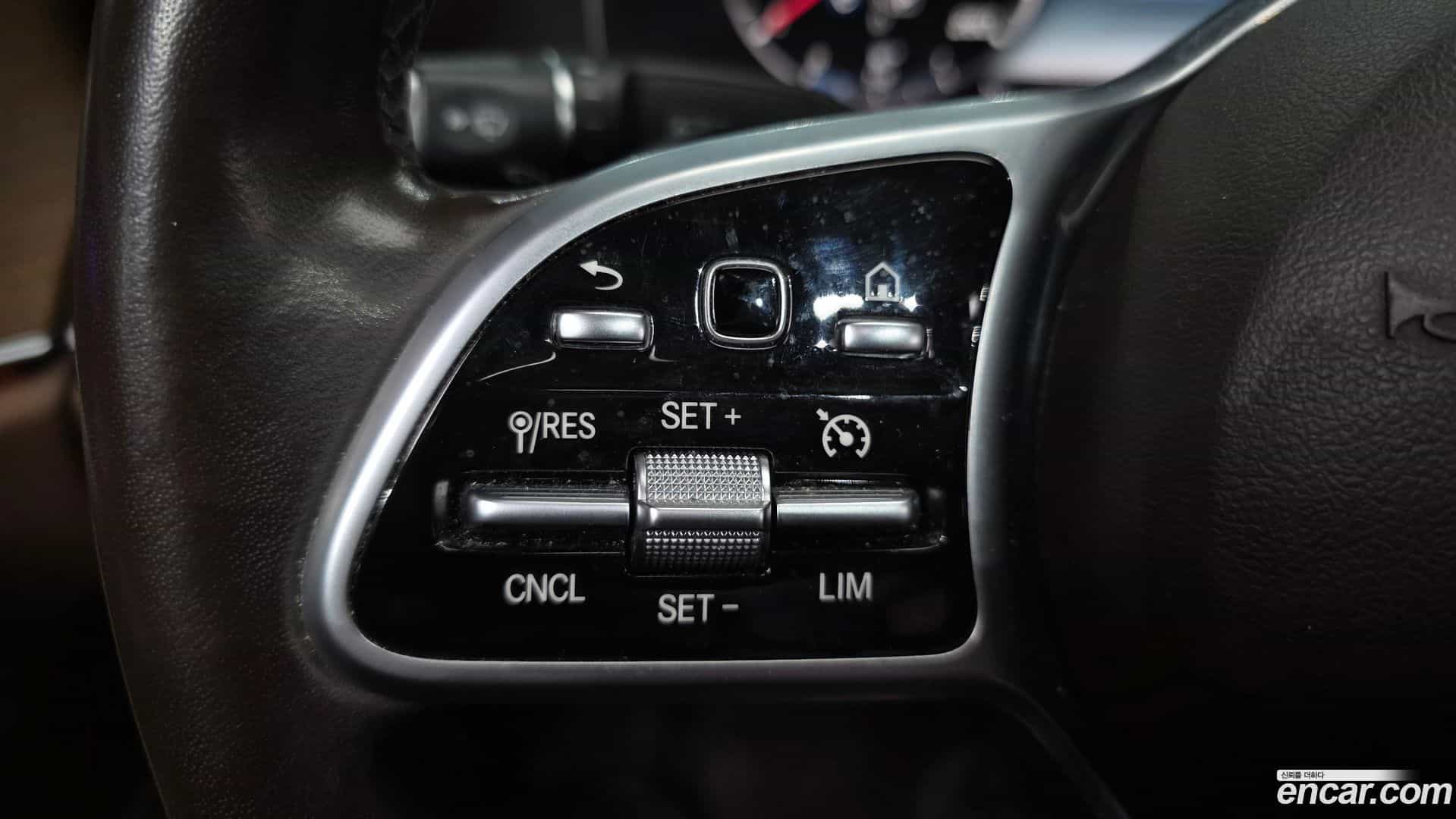 E-Class Mercedes-Benz 2019.0-OPTION-022