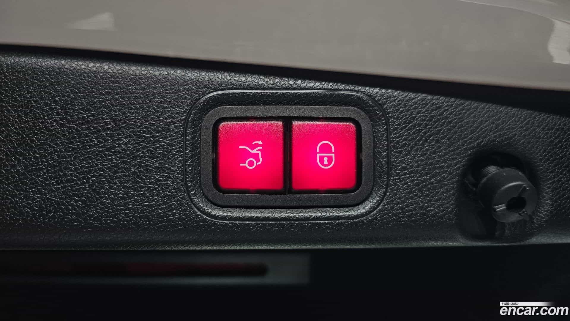 E-Class Mercedes-Benz 2017.5-OPTION-024