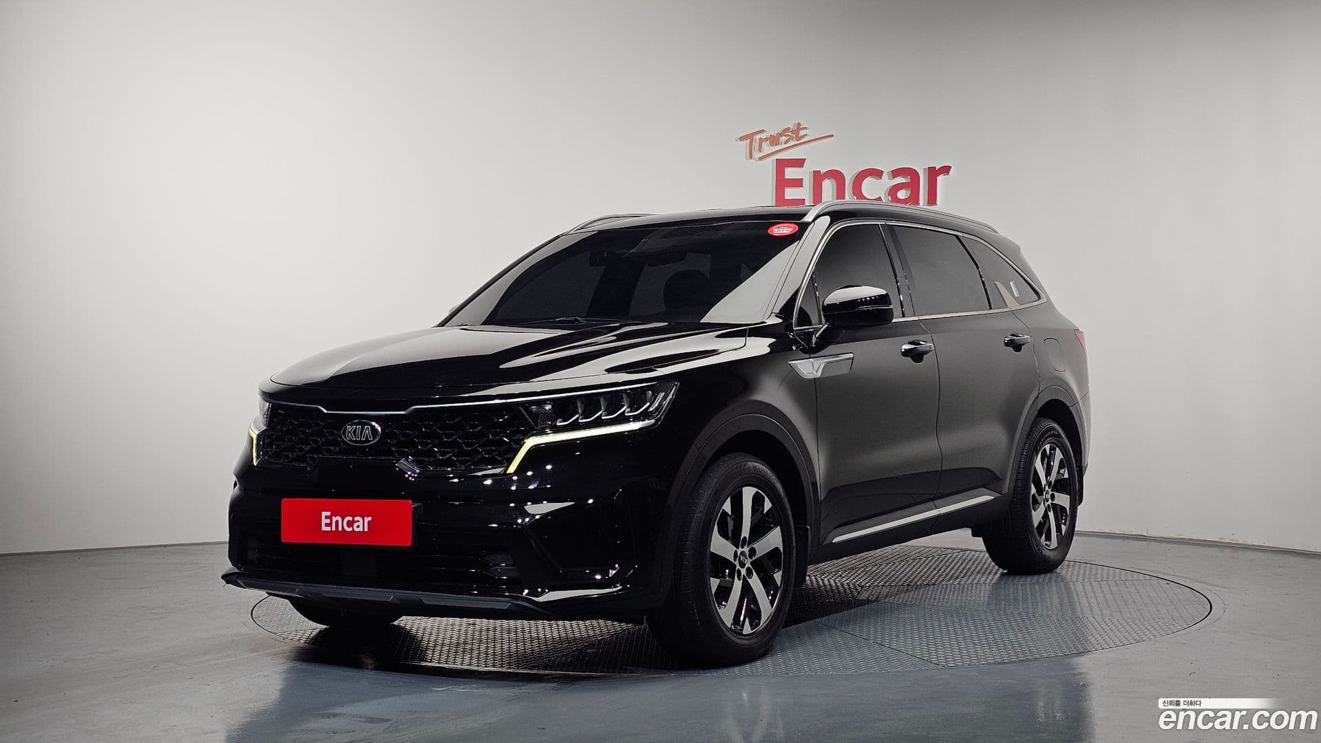 Main__Slider__Photo:Sorento Kia 2021.6-0