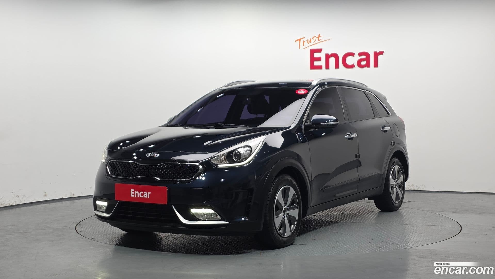 Main__Slider__Photo:Niro Kia 2017.7-0