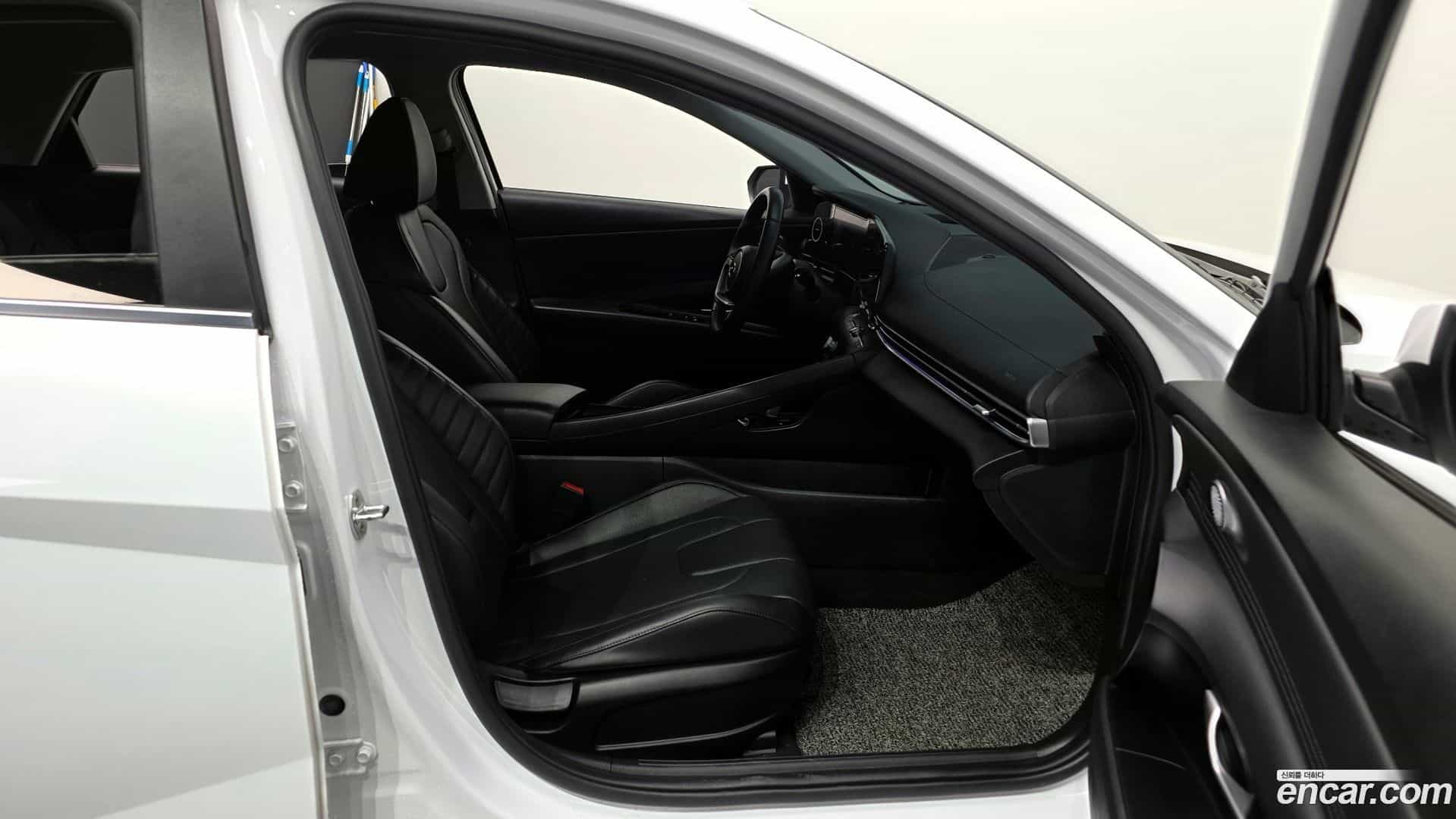 AVANTE Hyundai 2021.7-OPTION-015