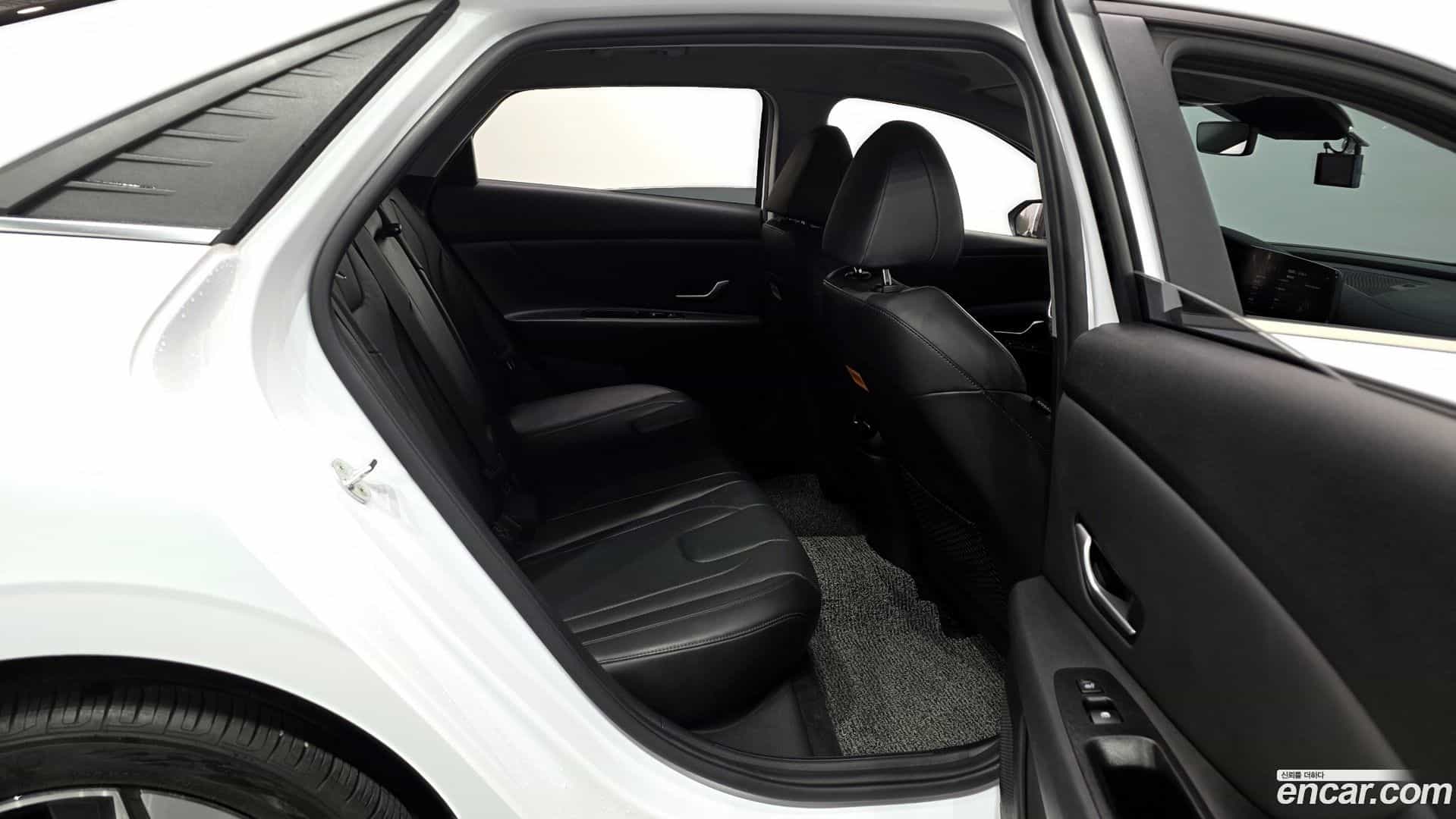 AVANTE Hyundai 2021.7-OPTION-016