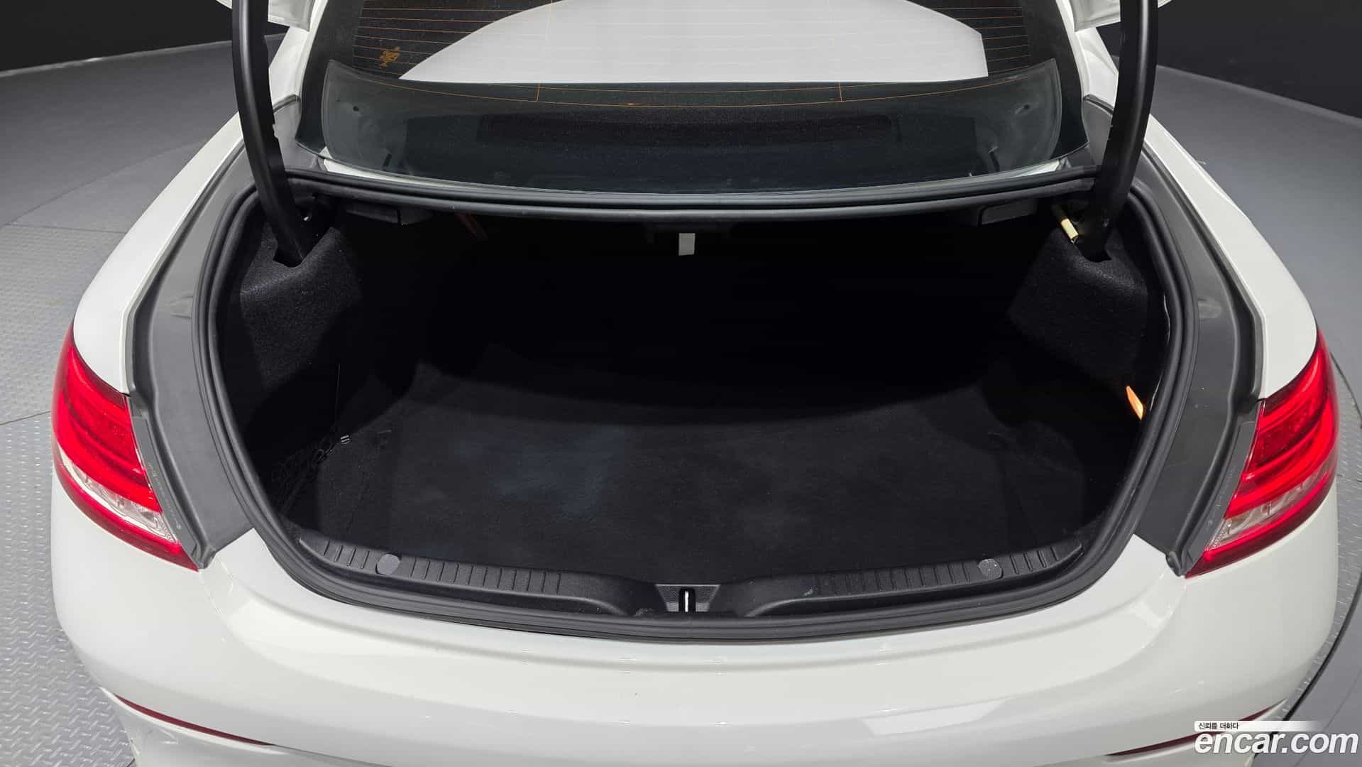 C-Class Mercedes-Benz 2017.6-OPTION-024