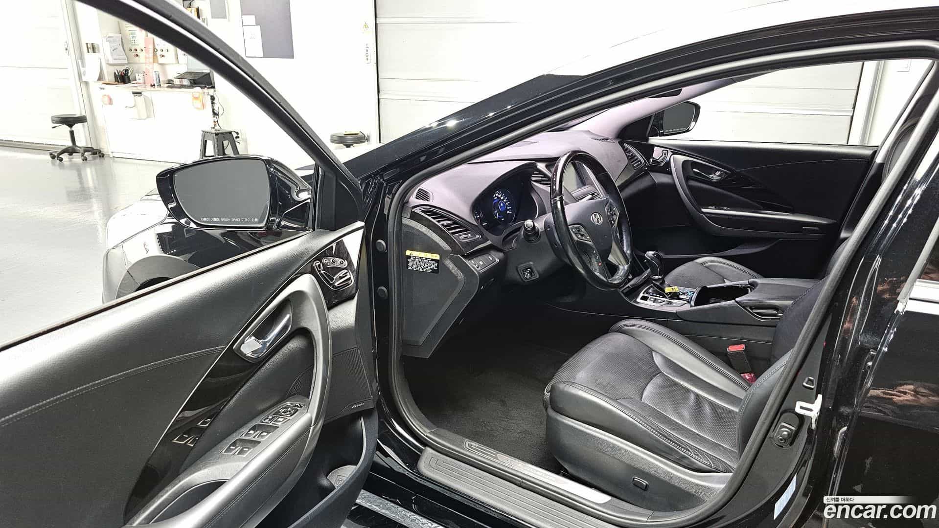Grandeur Hyundai 2013.9-INNER-010