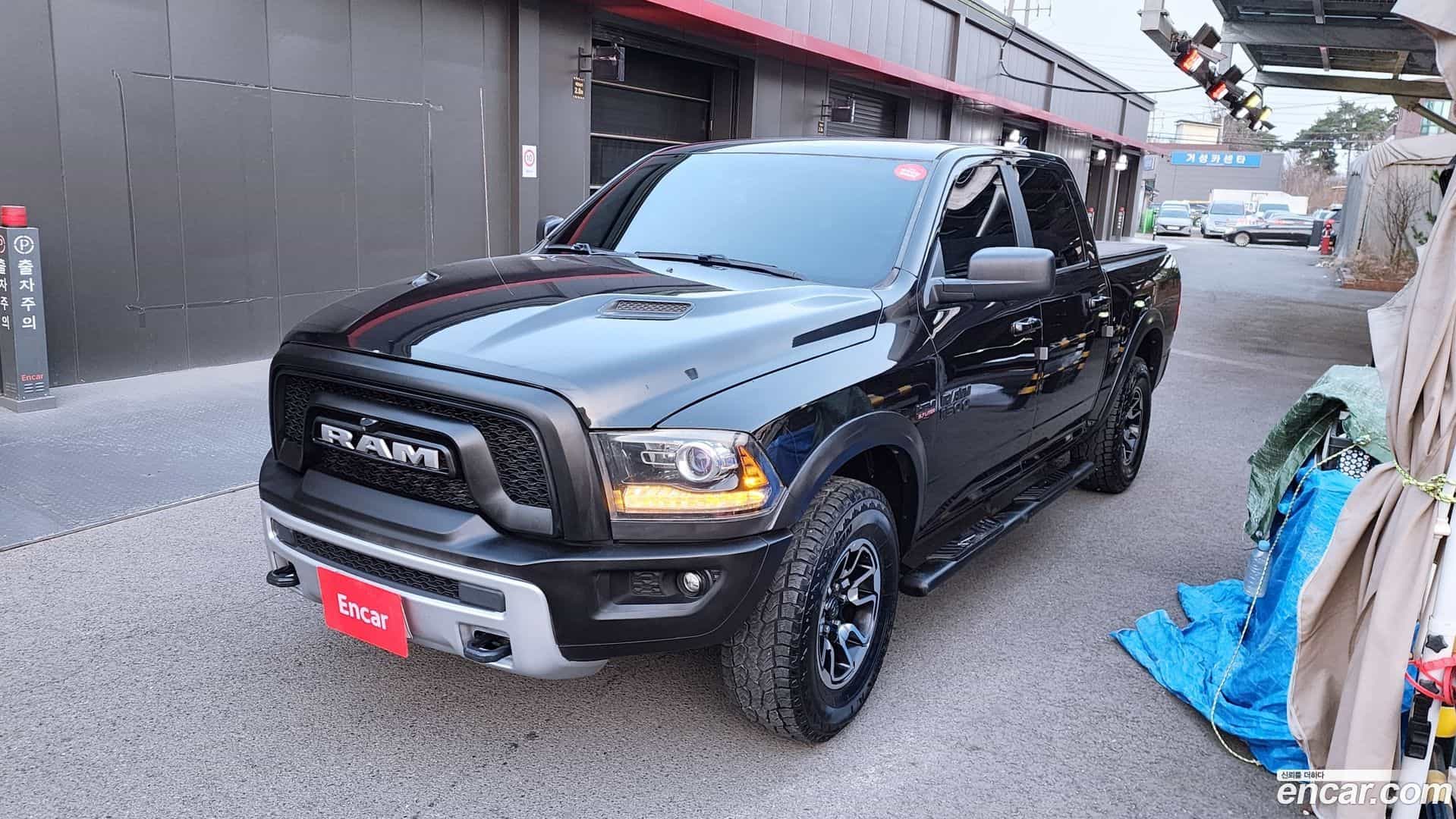 Ram Pick Up Dodge 2017.11-OUTER-001
