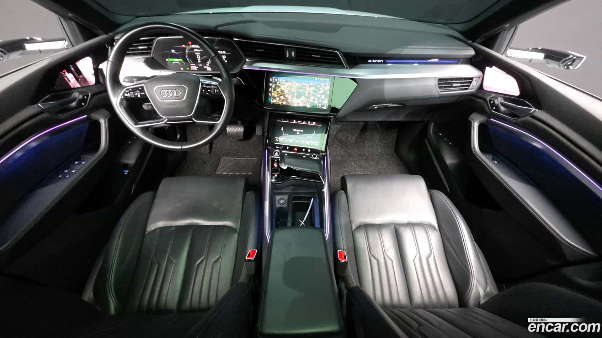 e-tron Audi 2021.10-INNER-007