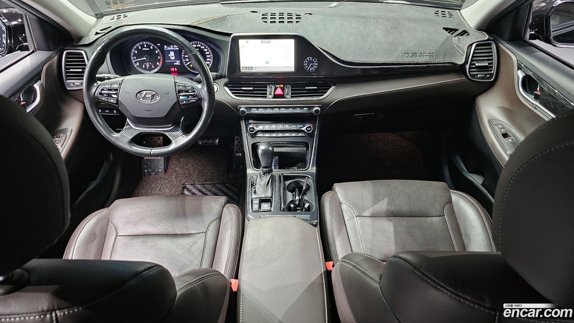 Main__Slider__Photo:Grandeur Hyundai 2018.4-6