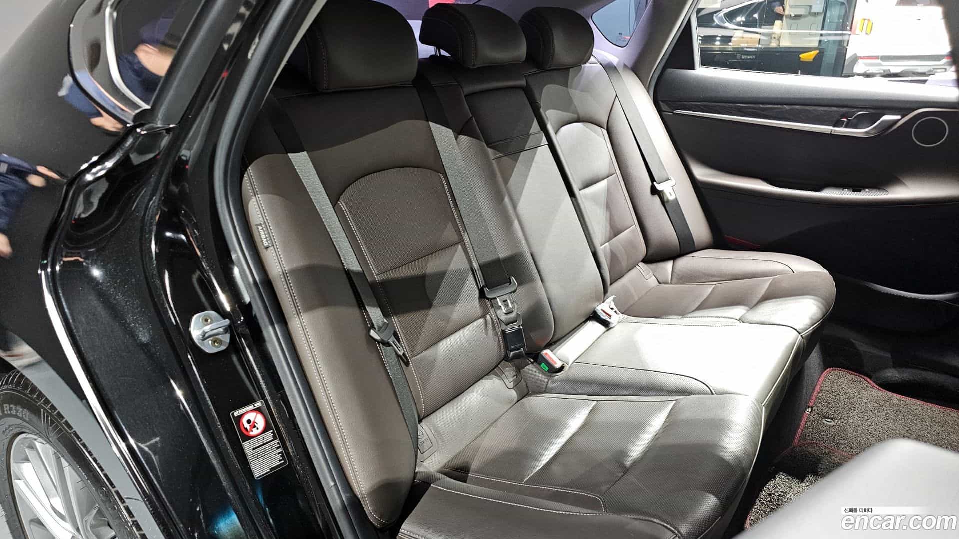Grandeur Hyundai 2018.4-OPTION-016