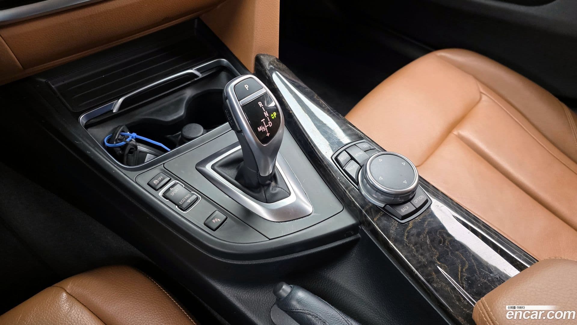 Main__Slider__Photo:4-Series BMW 2016.3-8