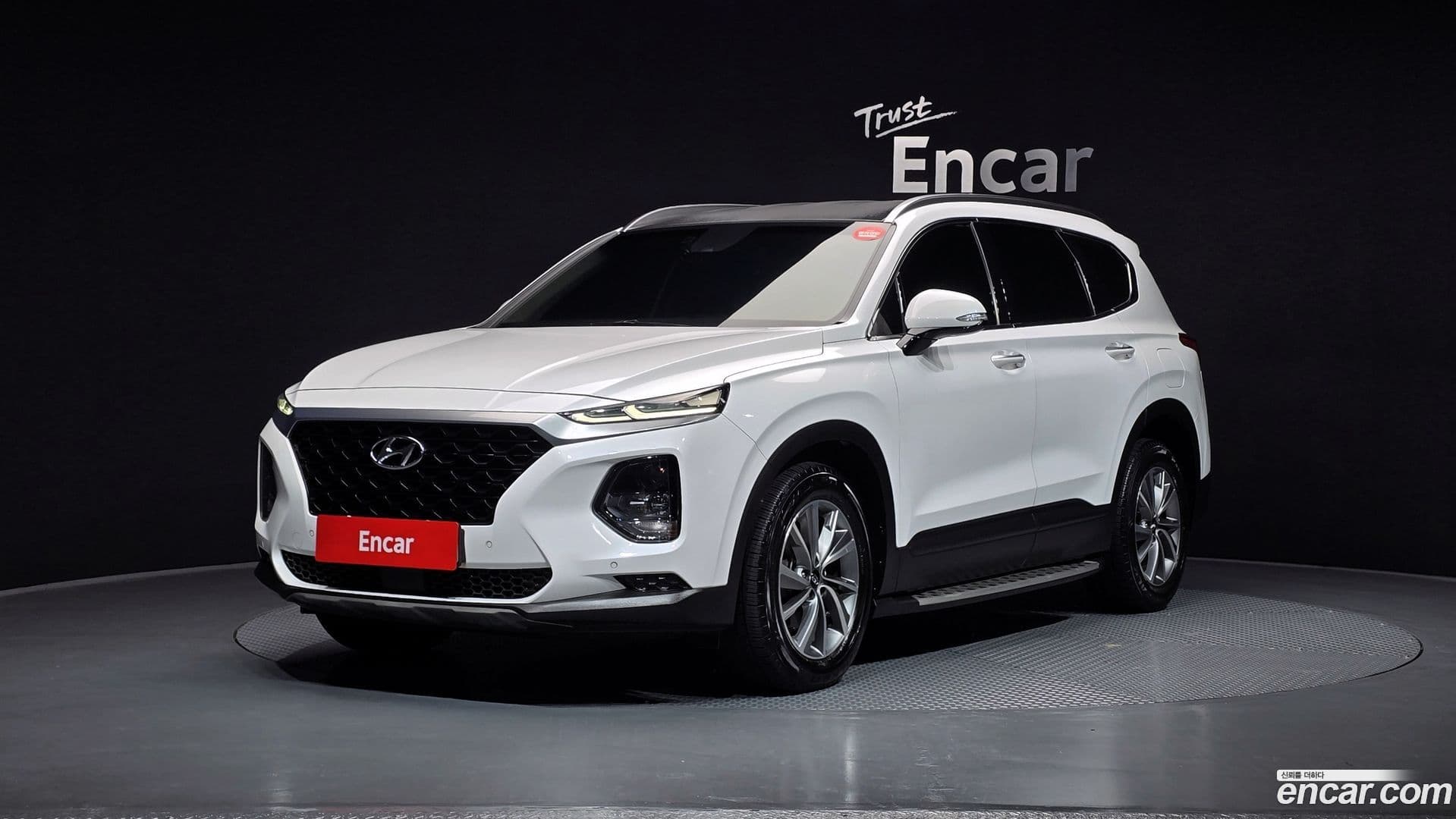 Main__Slider__Photo:Santafe Hyundai 2018.4-0
