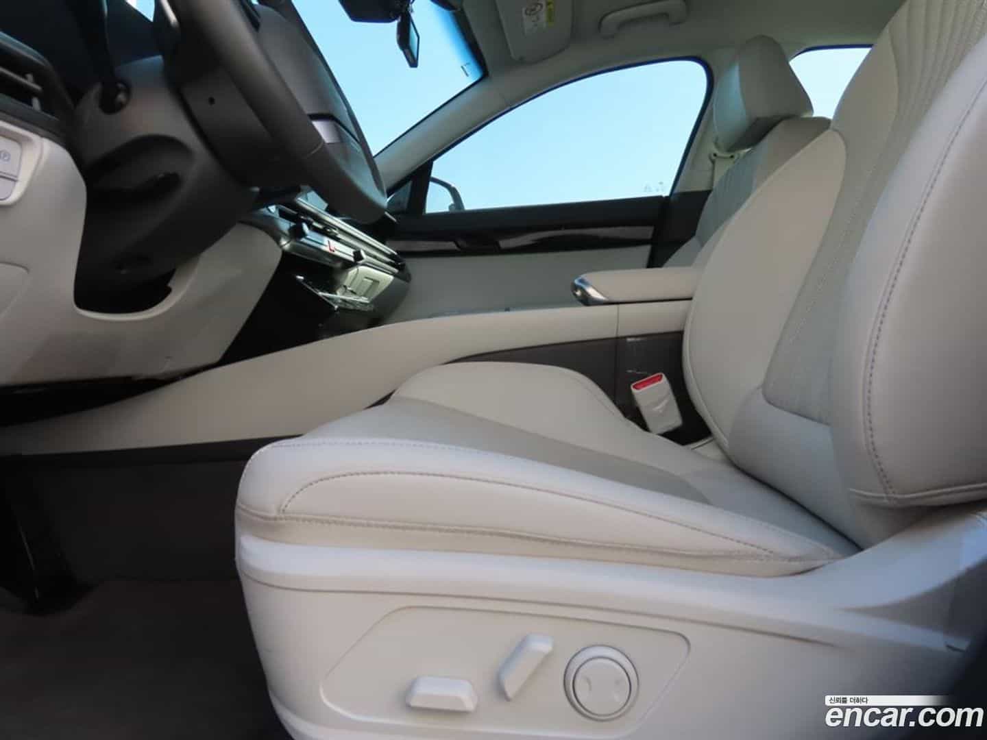 Grandeur Hyundai 2023.1-OPTION-017
