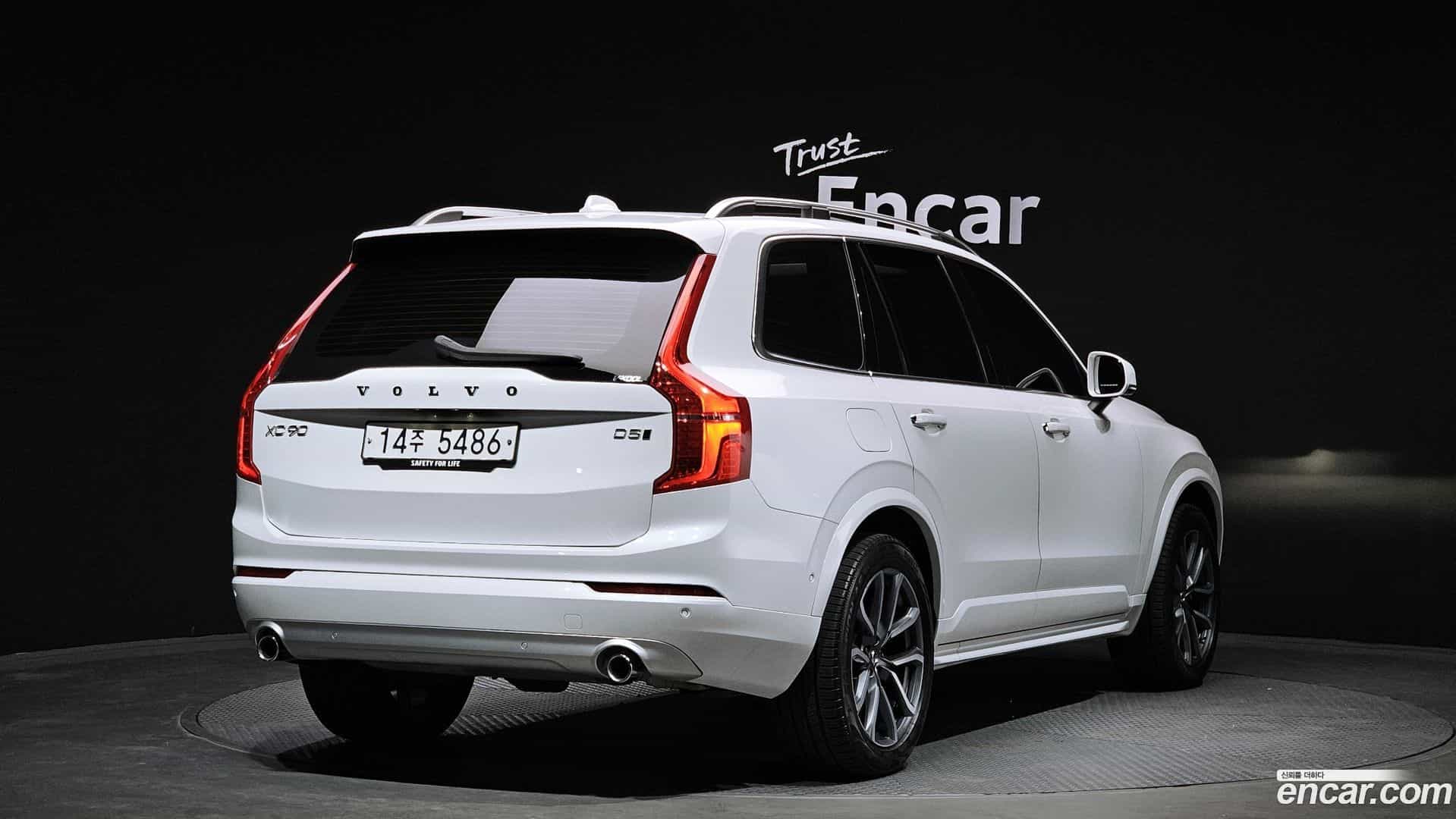 XC90 Volvo 2019.0-OUTER-002