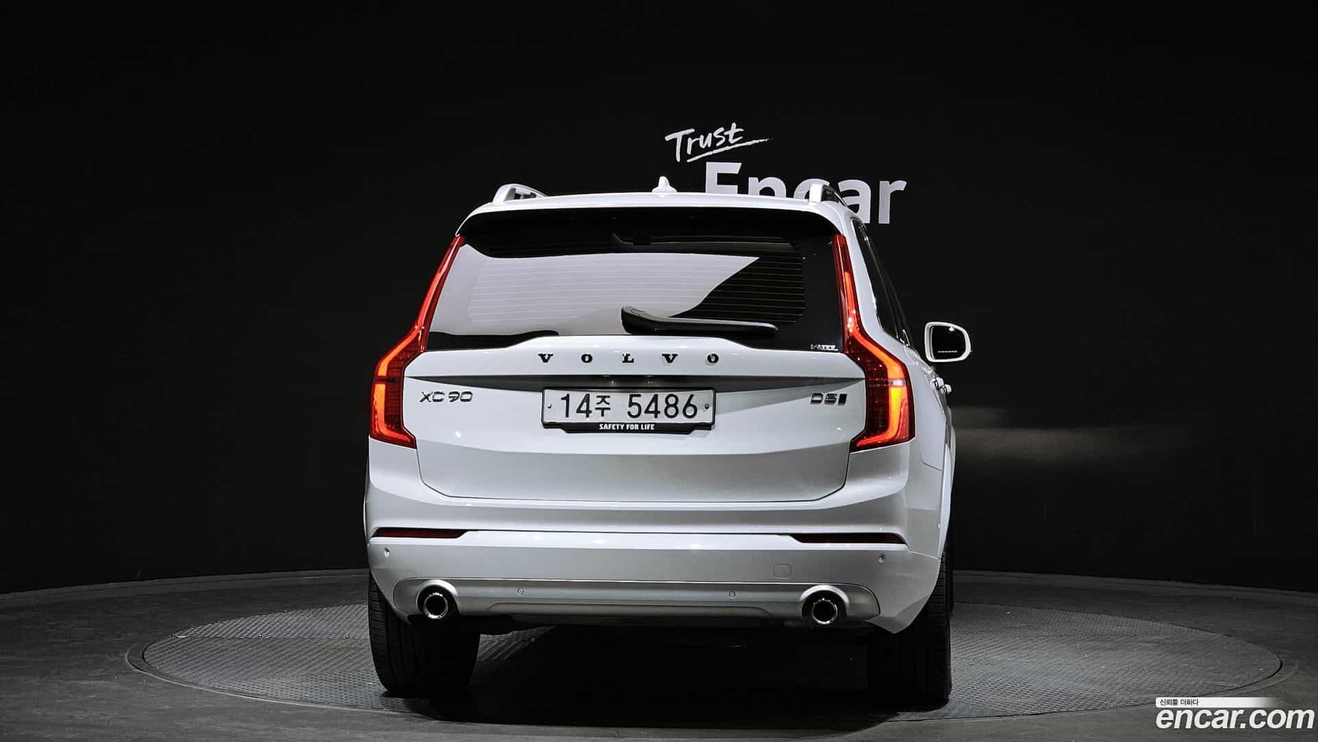 XC90 Volvo 2019.0-OUTER-004