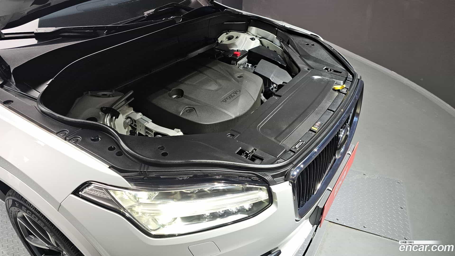XC90 Volvo 2019.0-OUTER-006