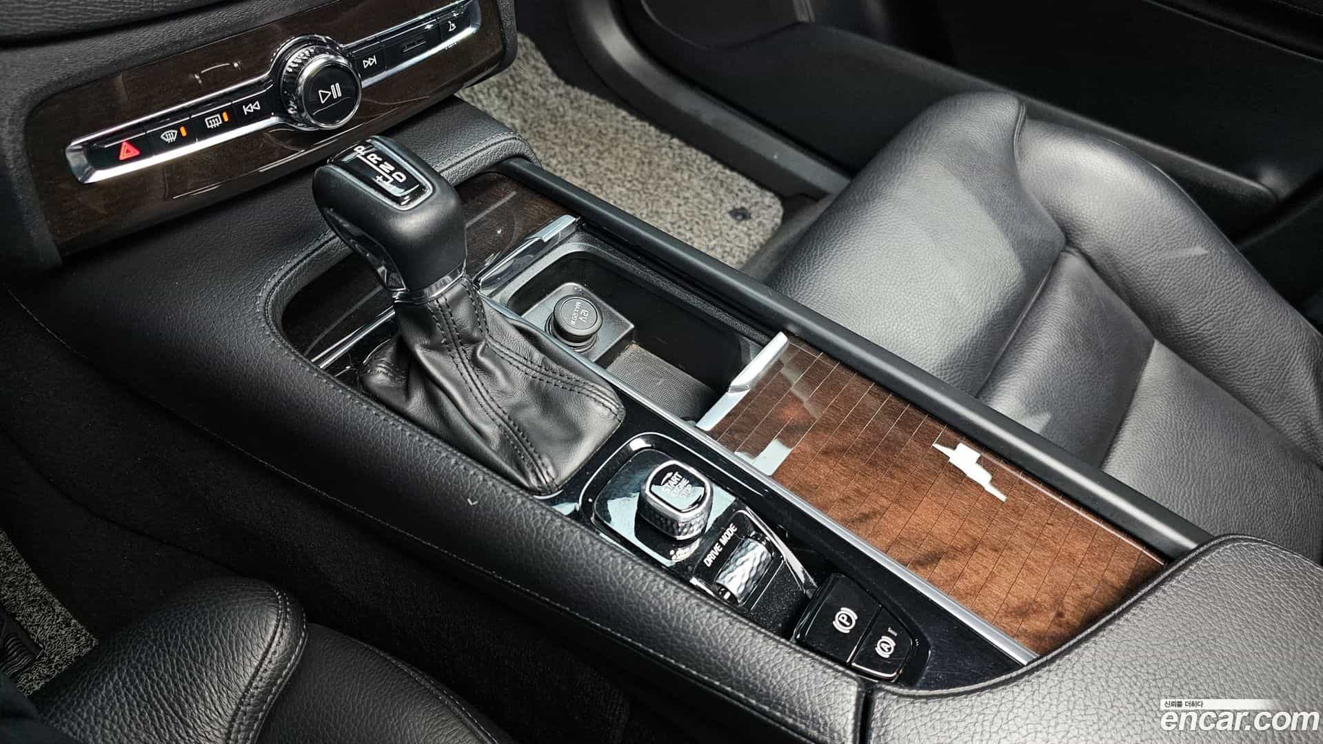 XC90 Volvo 2019.0-INNER-009