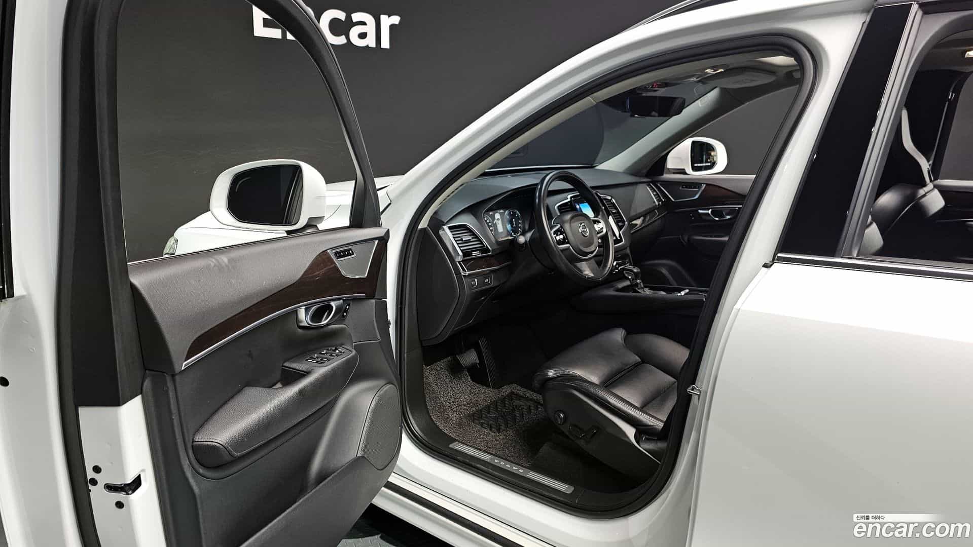 XC90 Volvo 2019.0-INNER-010