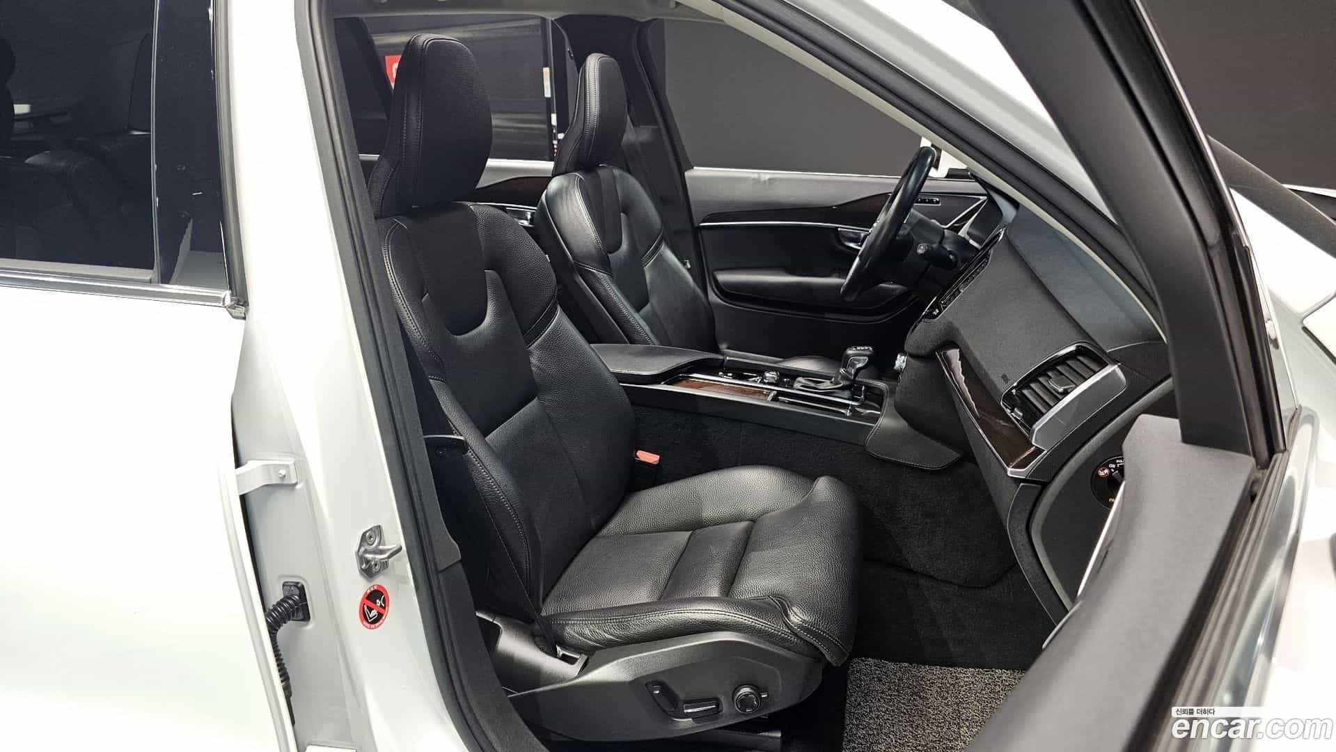 XC90 Volvo 2019.0-OPTION-015