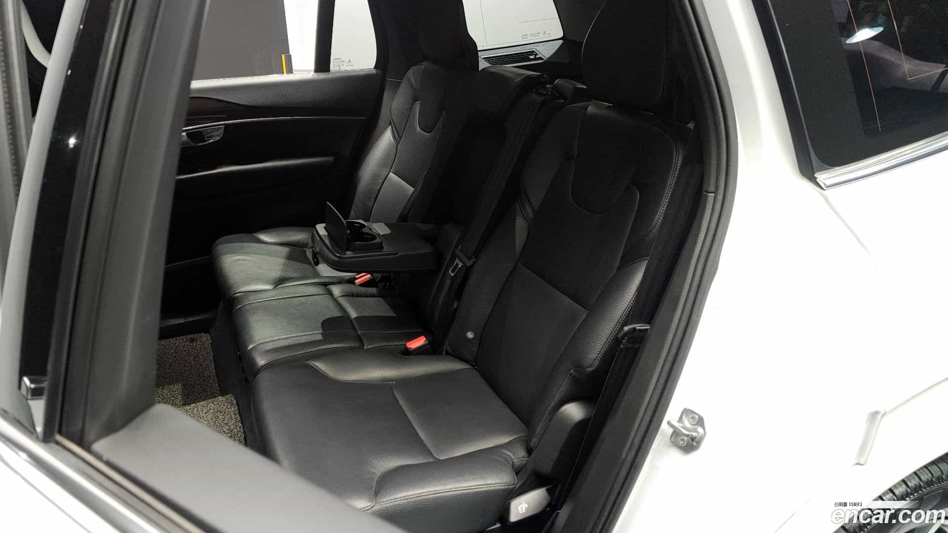 XC90 Volvo 2019.0-OPTION-016