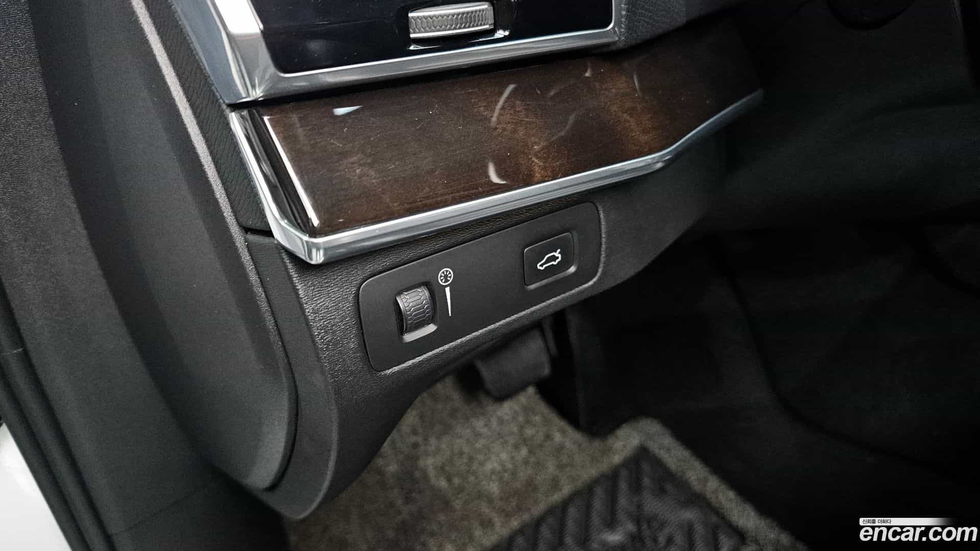 XC90 Volvo 2019.0-OPTION-041