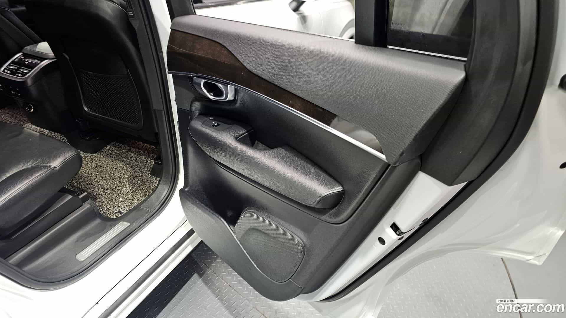 XC90 Volvo 2019.0-OPTION-045