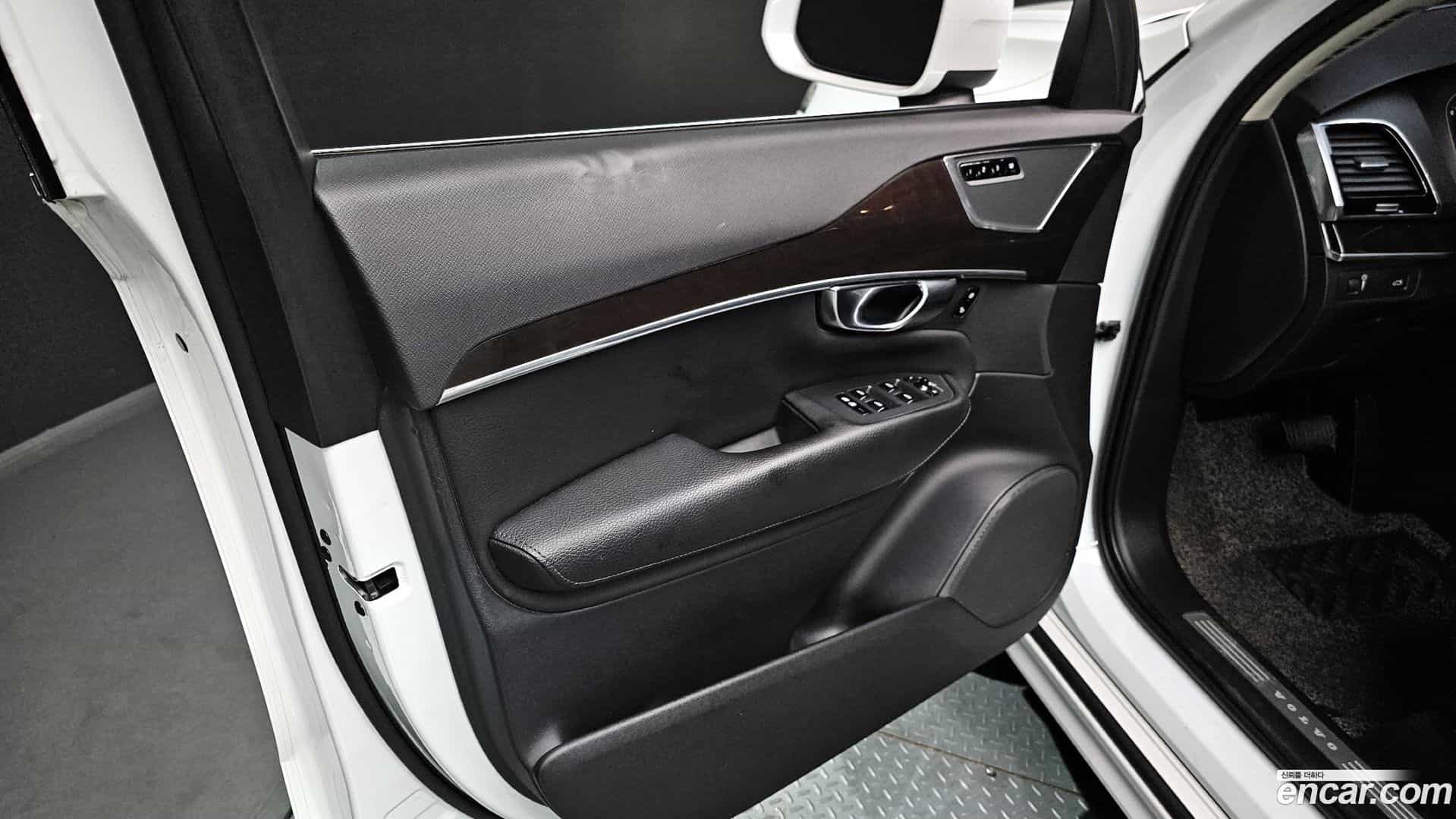 XC90 Volvo 2019.0-OPTION-046