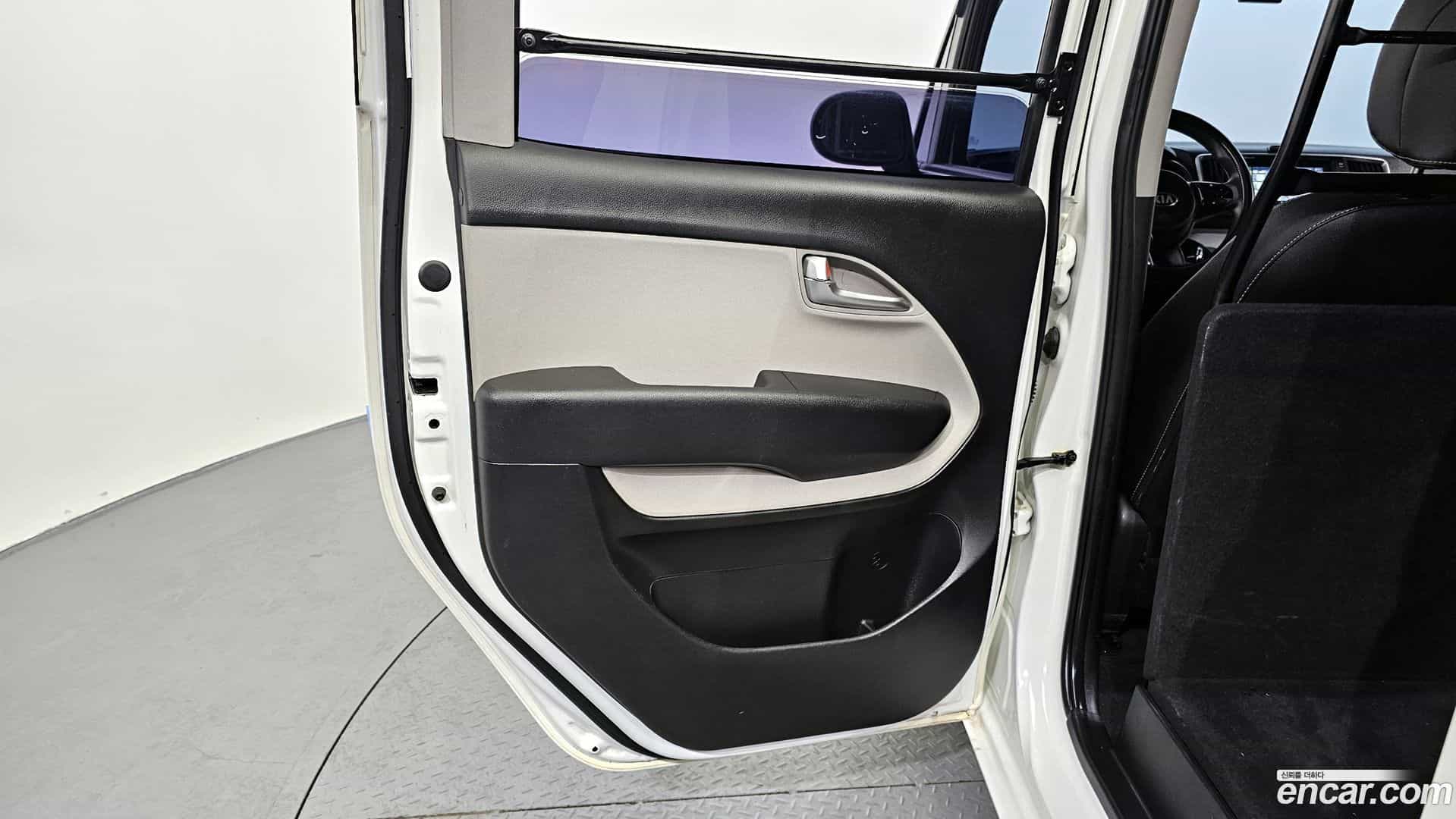 RAY Kia 2021.1-INNER-035