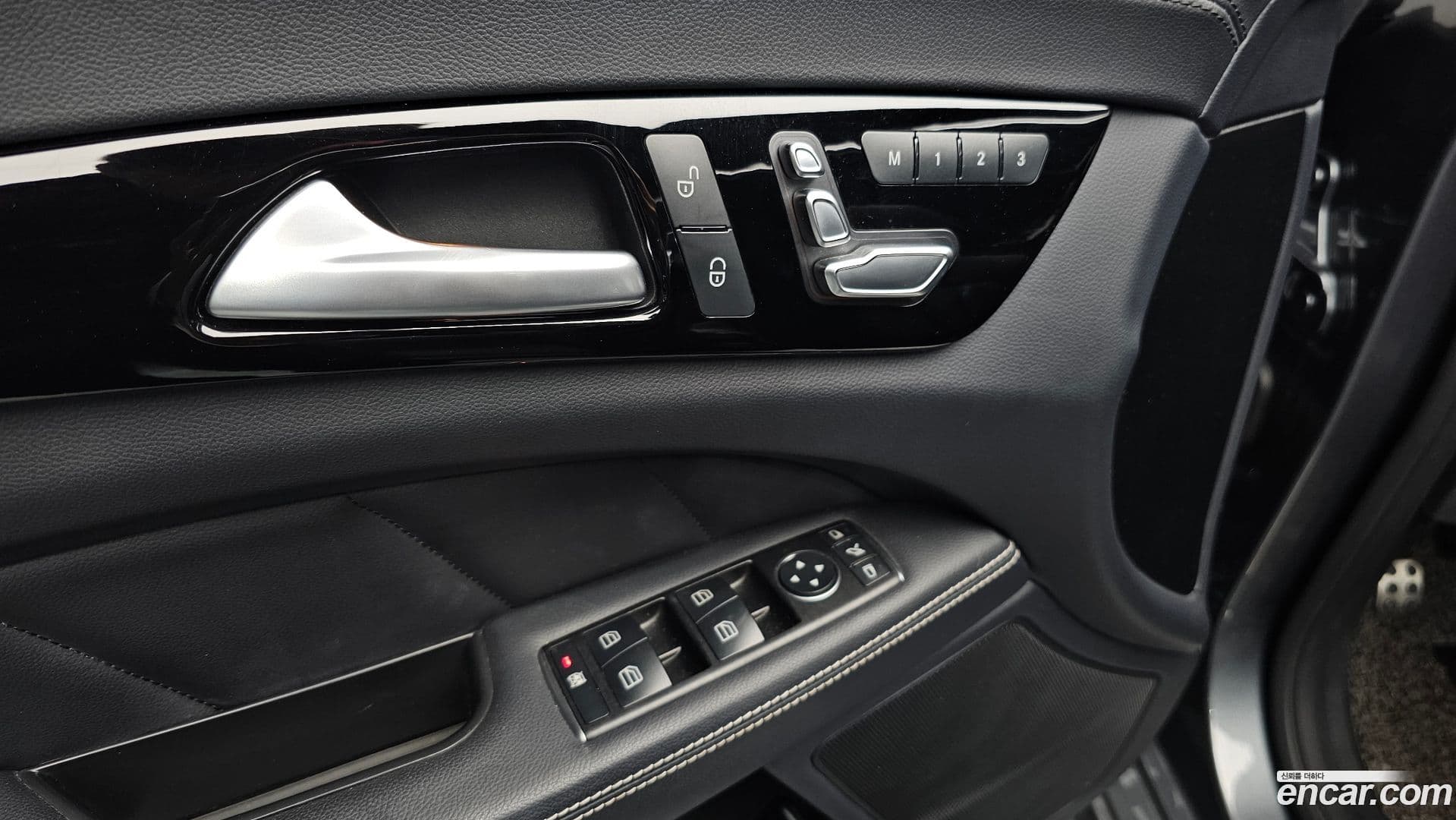 Main__Slider__Photo:CLS-Class Mercedes-Benz 2017.8-17