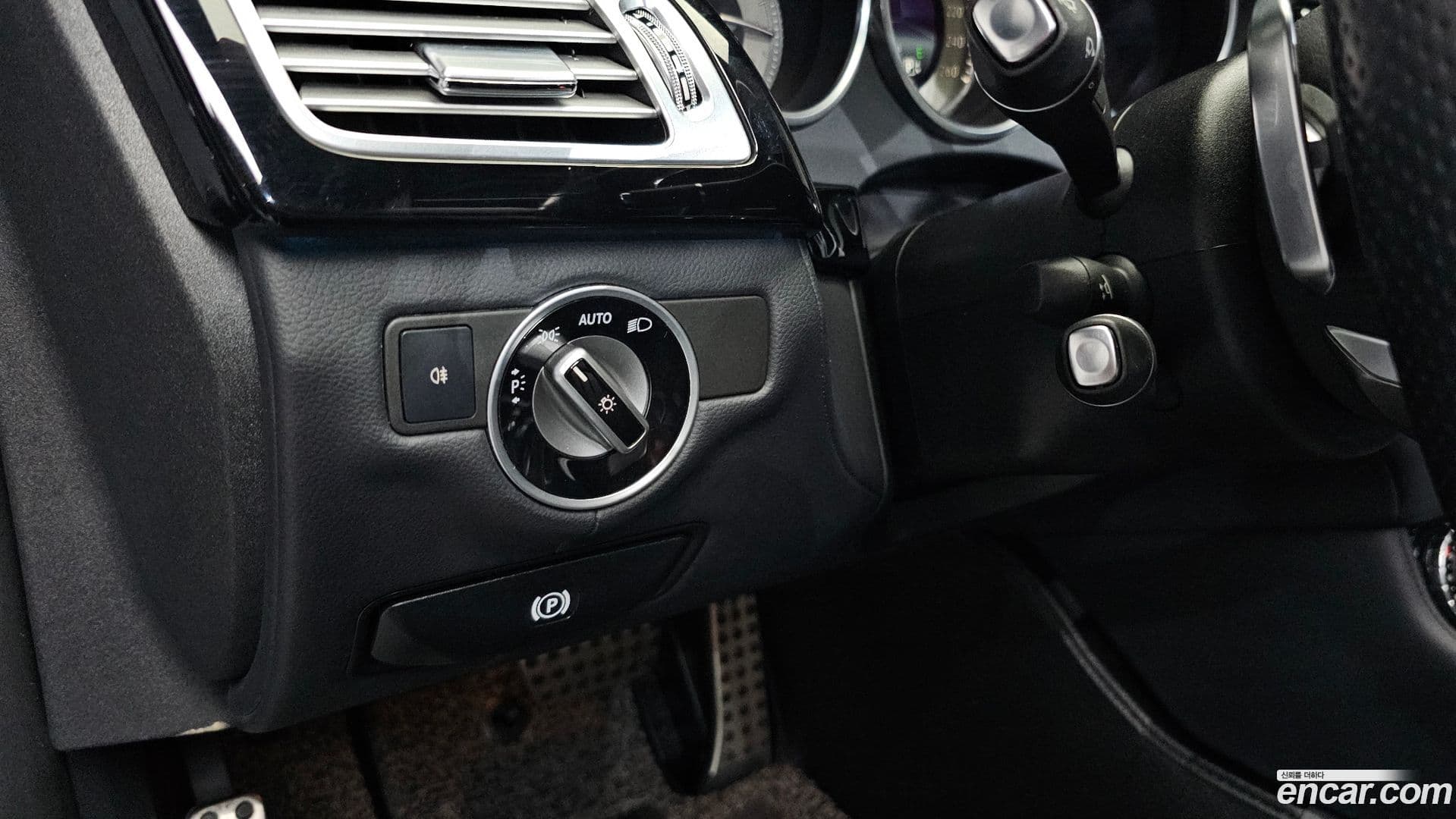 Main__Slider__Photo:CLS-Class Mercedes-Benz 2017.8-18
