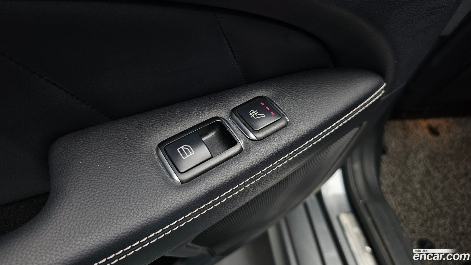 Main__Slider__Photo:CLS-Class Mercedes-Benz 2017.8-19
