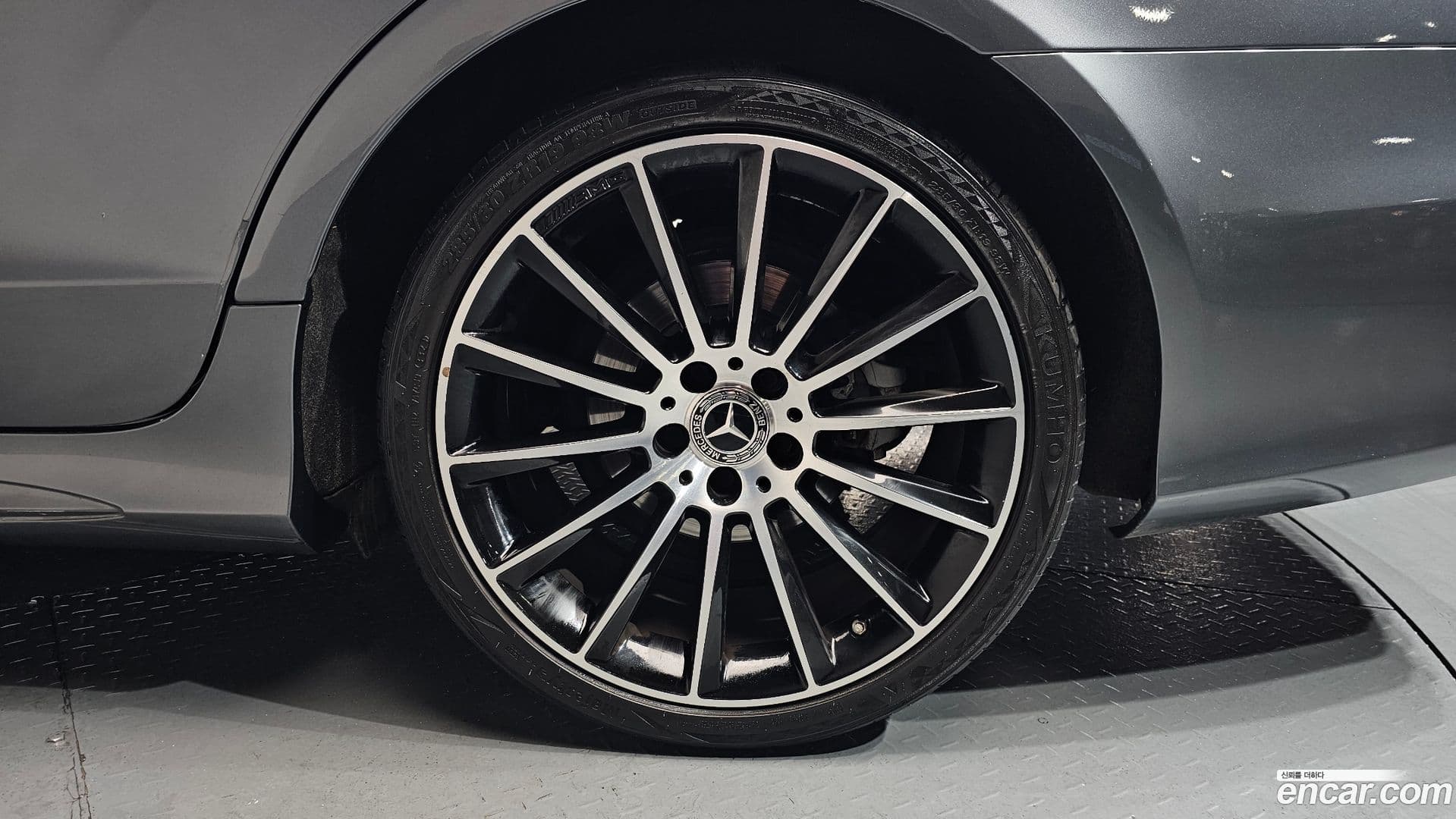 Main__Slider__Photo:CLS-Class Mercedes-Benz 2017.8-21