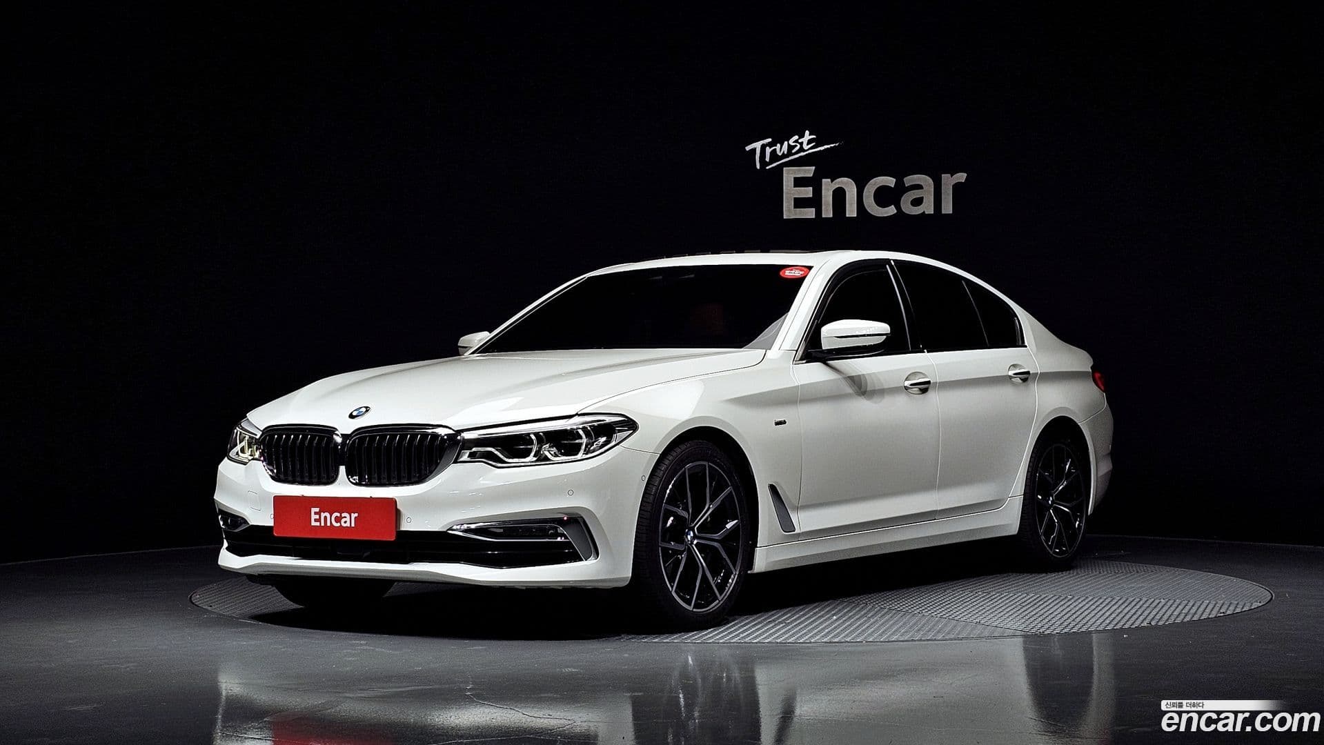Main__Slider__Photo:5-Series BMW 2017.10-0