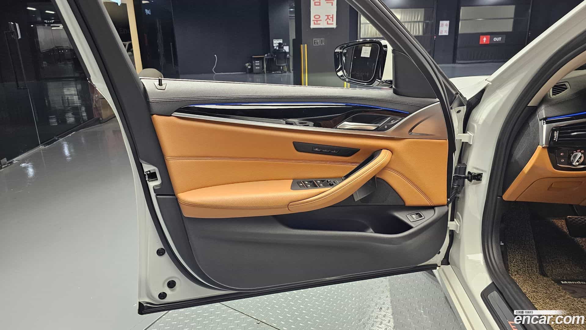 5-Series BMW 2017.10-INNER-034
