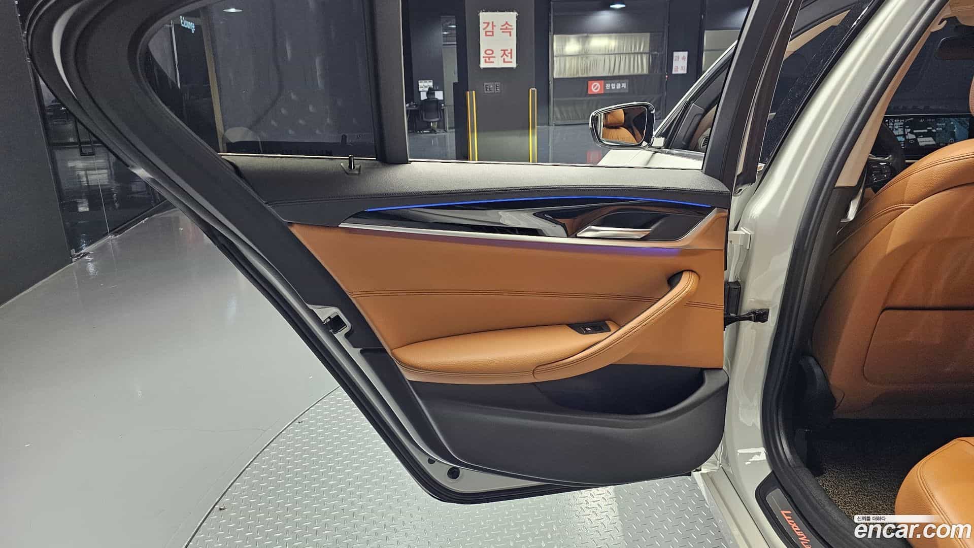 5-Series BMW 2017.10-INNER-035
