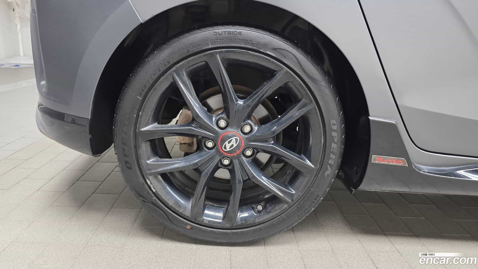Veloster Hyundai 2018.11-OUTER-005