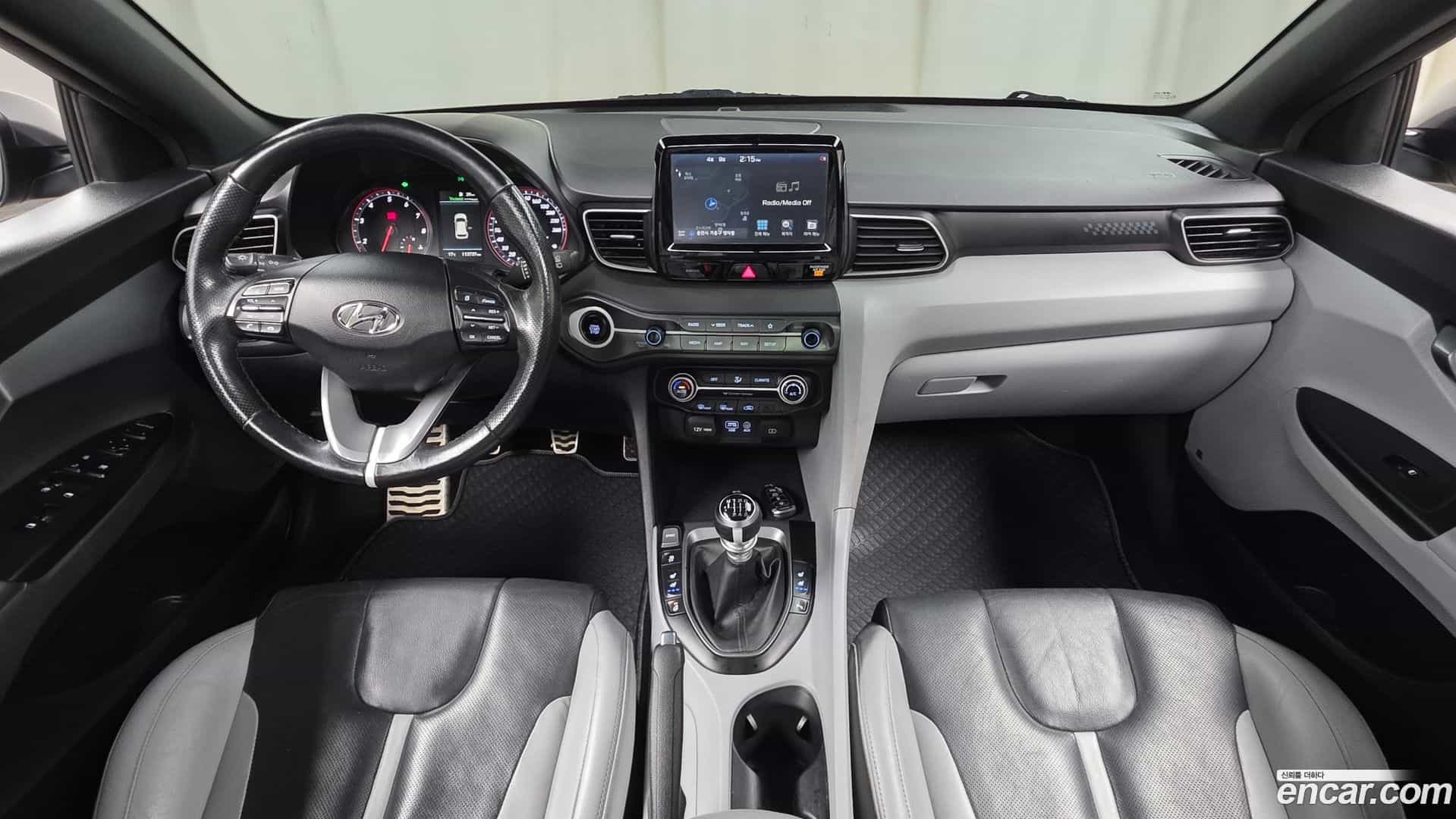 Veloster Hyundai 2018.11-INNER-007