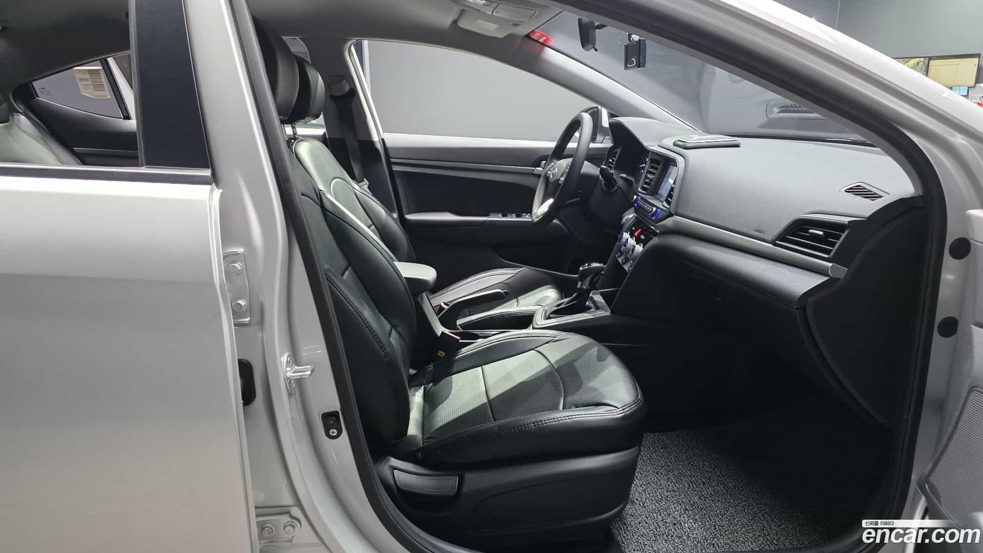 AVANTE Hyundai 2019.2-OPTION-016