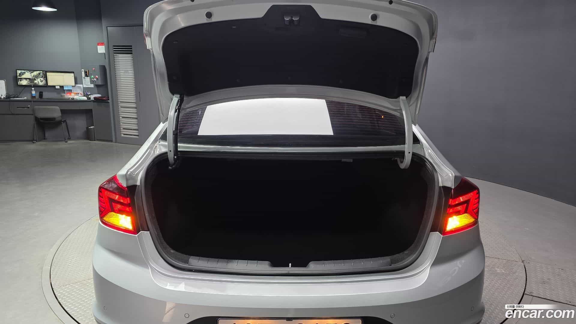 AVANTE Hyundai 2019.2-OPTION-024