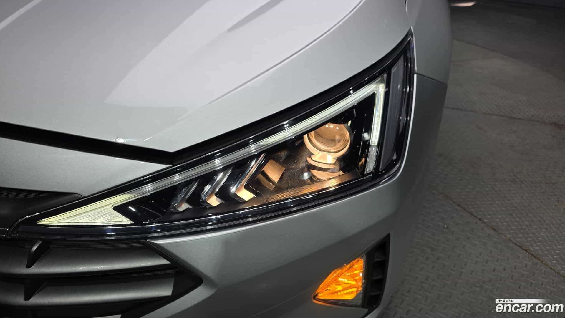 AVANTE Hyundai 2019.2-OUTER-032
