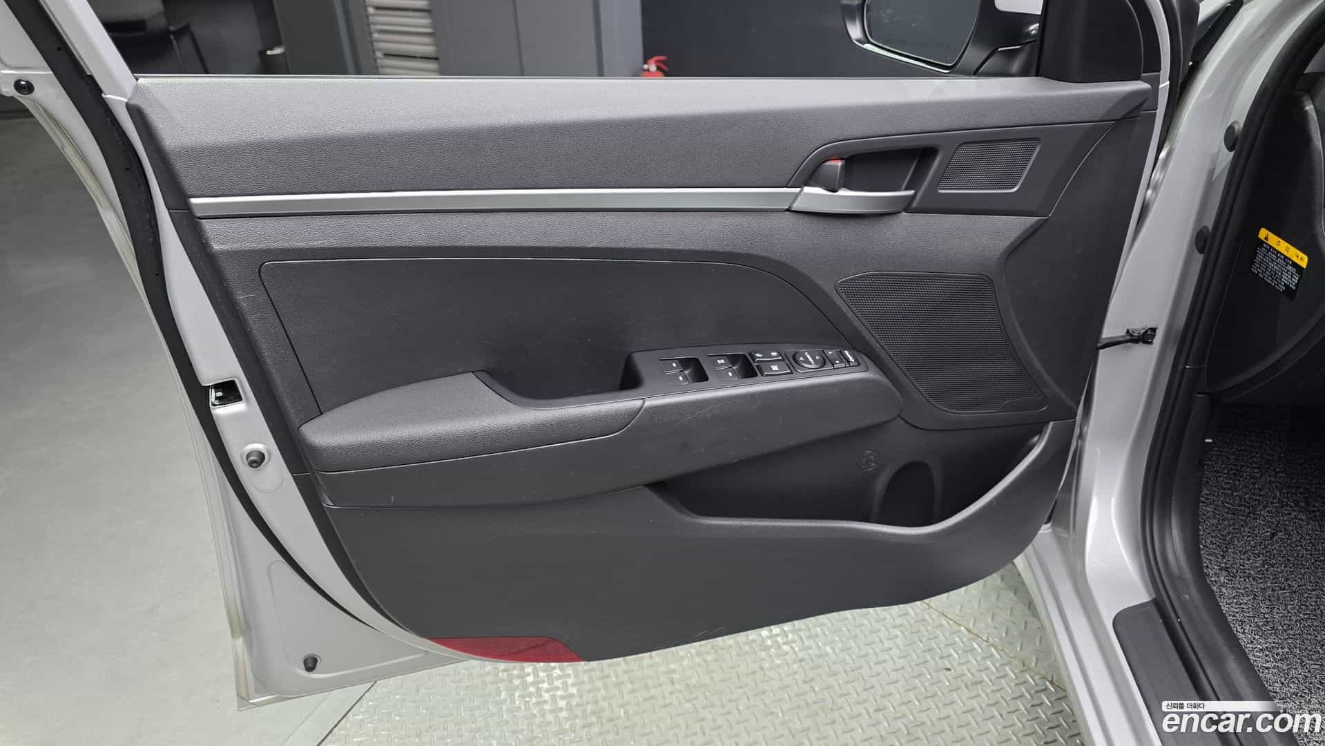 AVANTE Hyundai 2019.2-INNER-034
