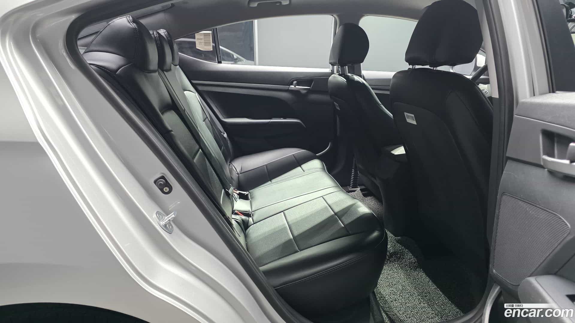 AVANTE Hyundai 2019.2-INNER-036