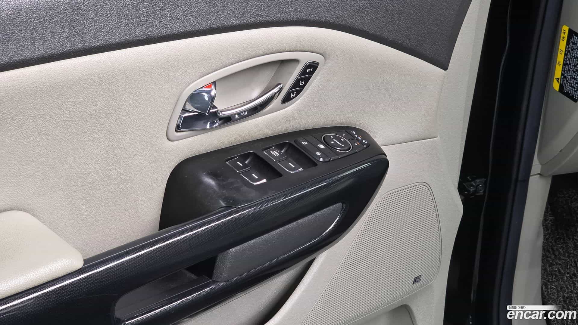 Canival Kia 2016.8-OPTION-020